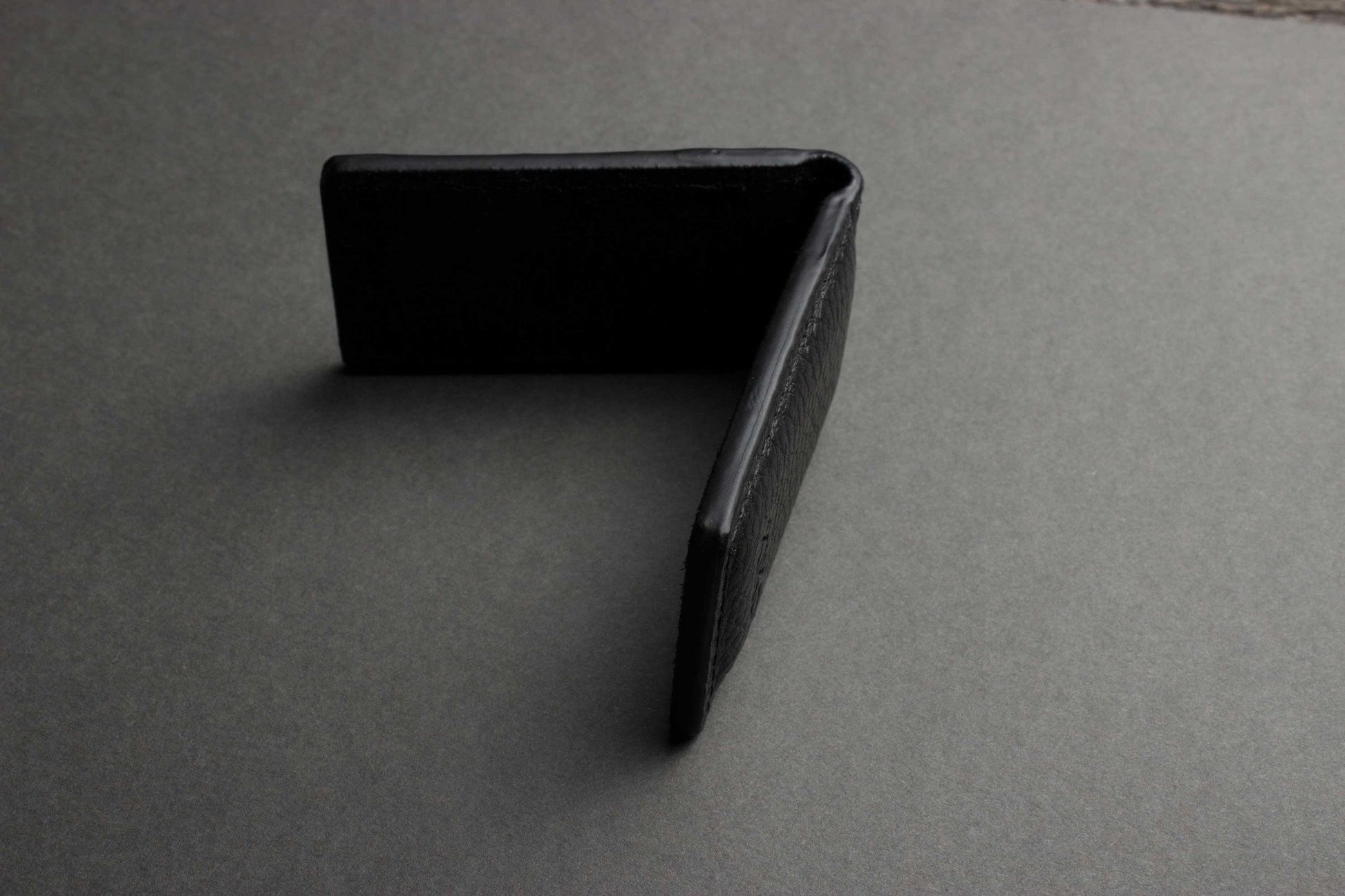 Compact Magnetic Money Clip - Cowhide