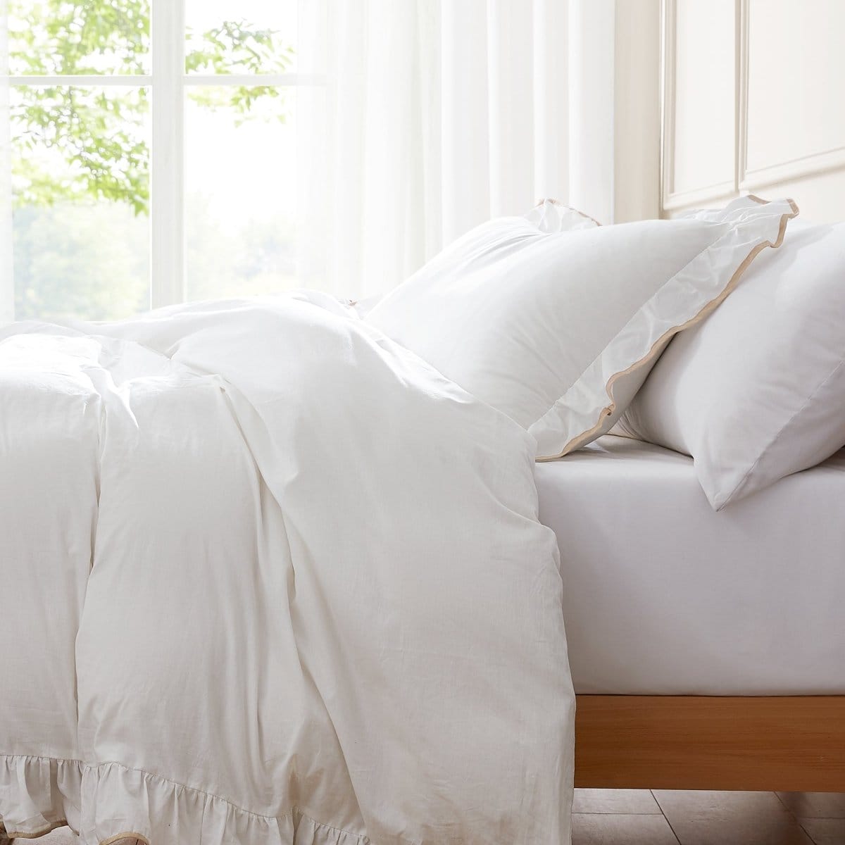 Shop Reyna contrast edge duvet cover at Totul.Shop. Modern design, 100% cotton. Quality bedding for elevated comfort.