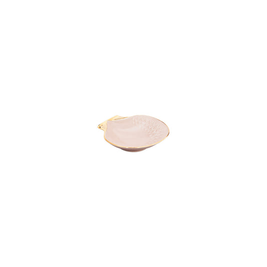 Our precious Grace collection features a soft pink glaze on delicate white porcelain, finished with a luxurious gold rim. This charming shell-shaped dish brings coastal-inspired beauty and timeless elegance to your home.