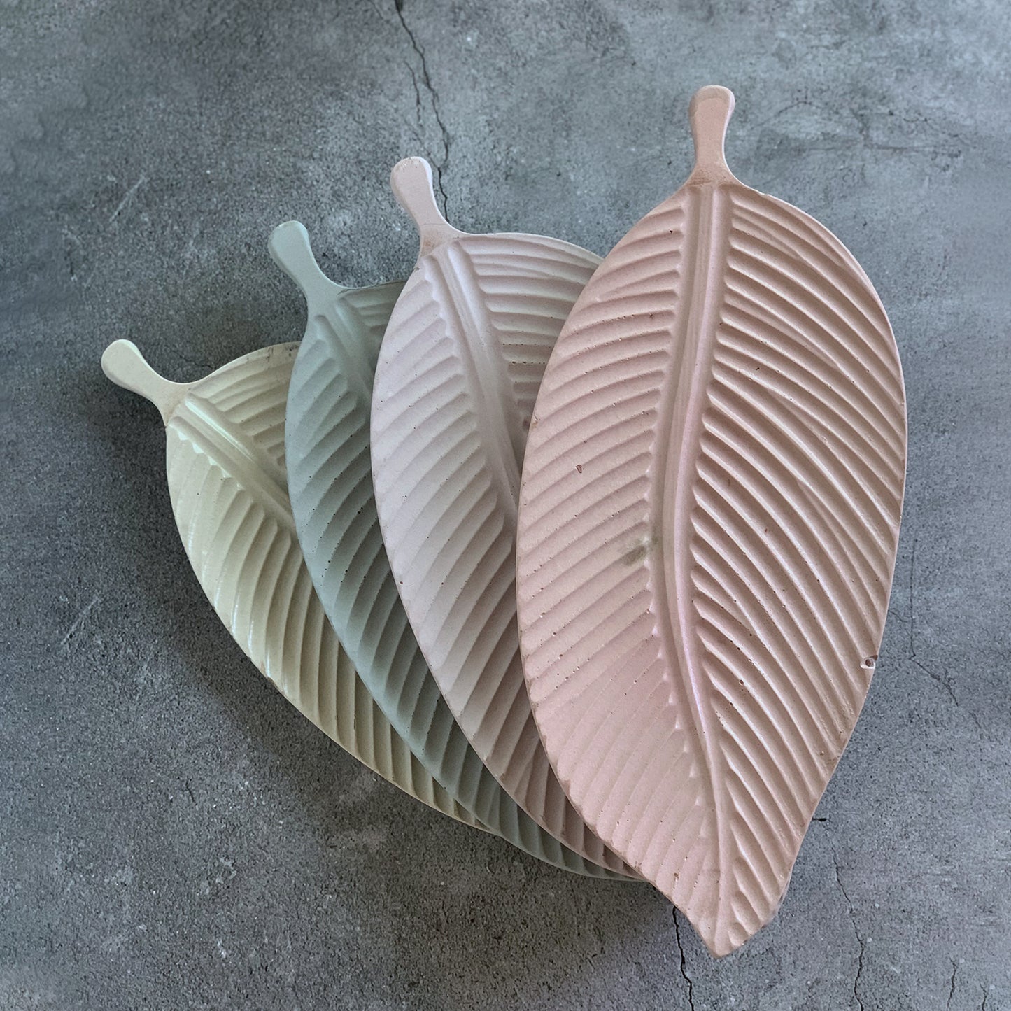 Leaf Concrete Tray
